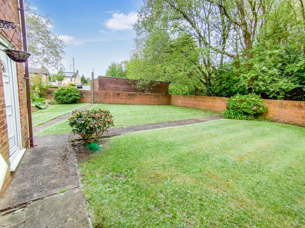 Wellington Road, Kidsgrove, Stoke-on-Trent photo 4