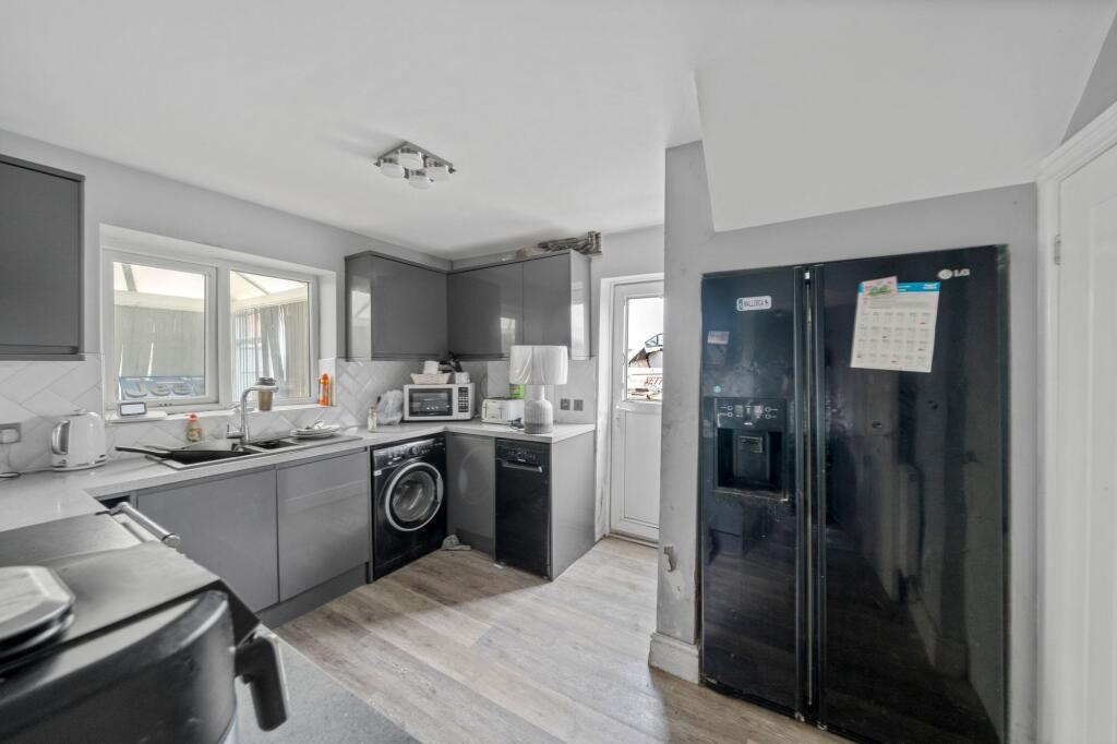 House in Leigh, Pennington - View 4