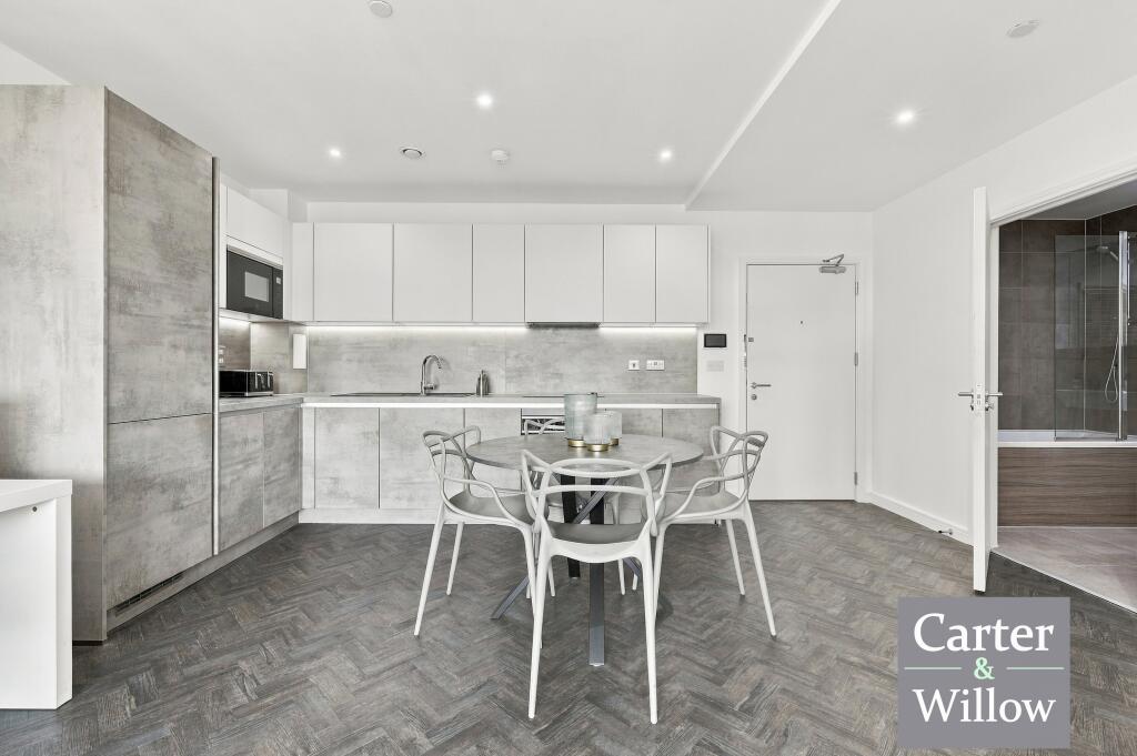 Apartment in Ilford - View 5