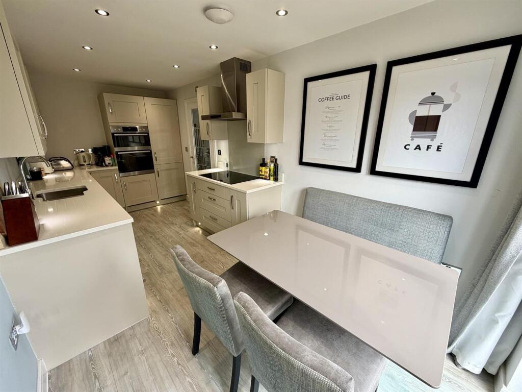 House in Kirklees, Mirfield - View 3