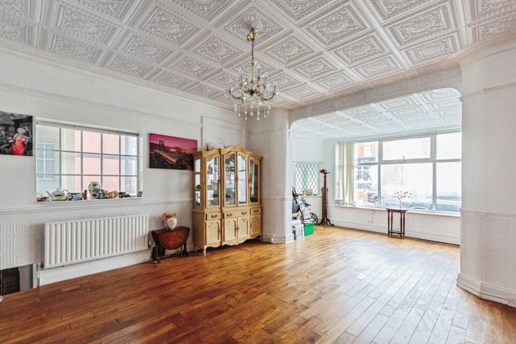 House in Blackpool, Knowle - More