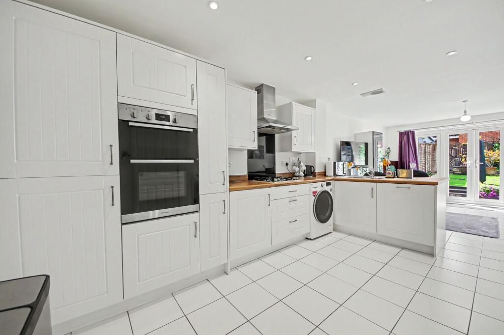 House in Eastleigh, Shamblehurst, Hedge End - View 3