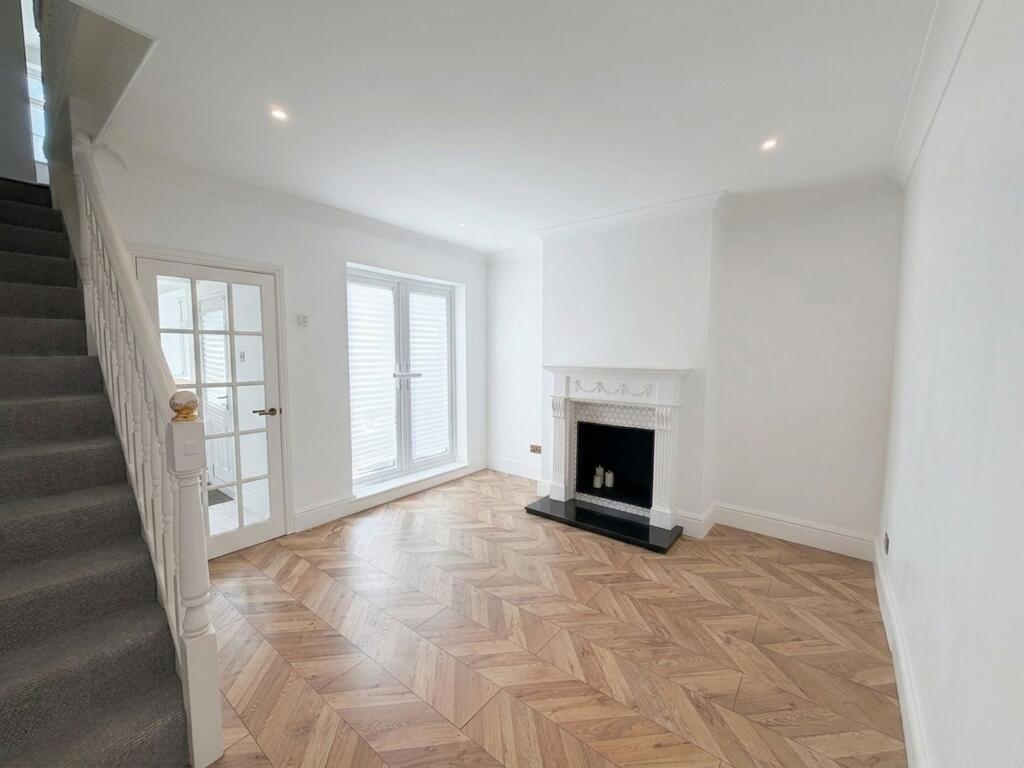 House in South Kesteven, Green Hill, Grantham - View 4