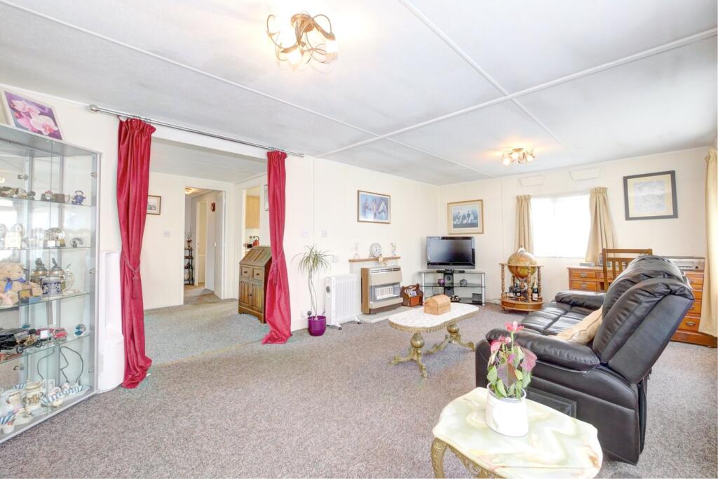 Lion House Park, Mill Road , Hailsham, BN27 photo 3