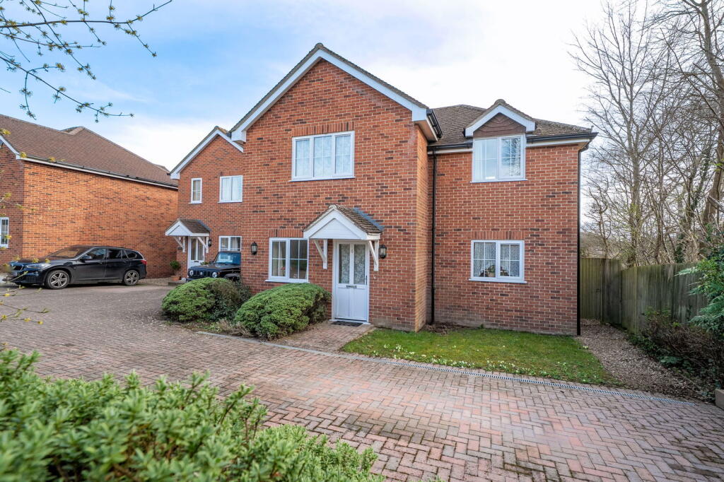 Main image of property: Pentney Close, Overton, RG25 3BF
