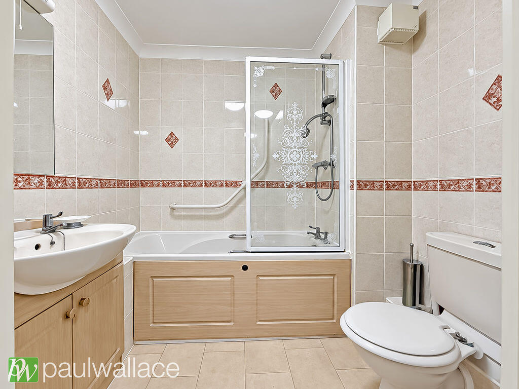 Apartment in Enfield - More