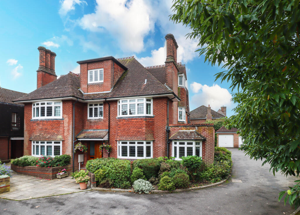Main image of property: Kirkwick Avenue, Harpenden, Hertfordshire, AL5