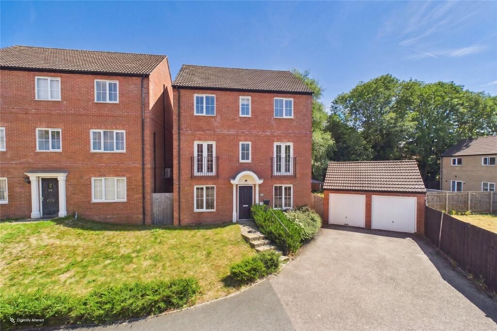4-bed detached on Wildacre Drive, Little Billing, Northampton, NN3, £440,000