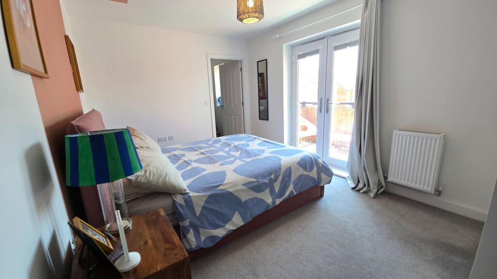 April Seventh, 63, Home Straight, Newbury, RG14 7LZ - View 4