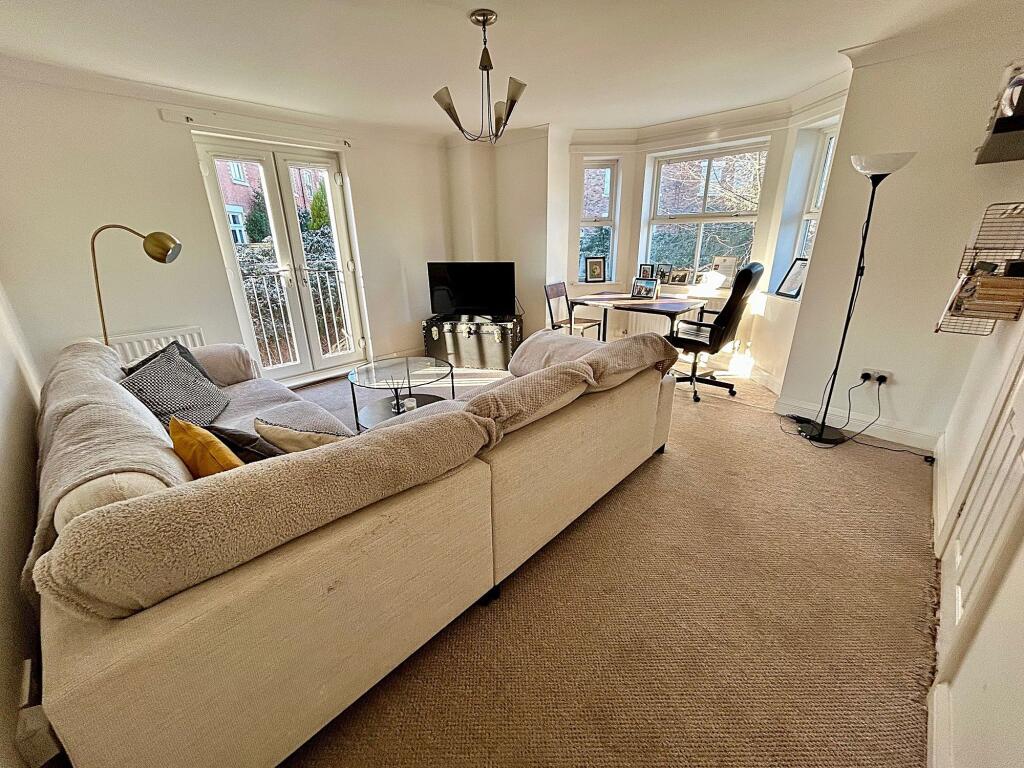 Apartment in Windsor House, Greater Manchester - View 3