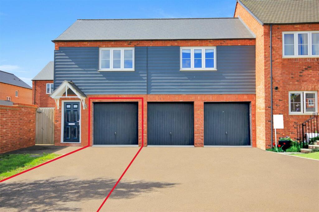 Main image of property: NN8 Ise Valley Way, Wellingborough