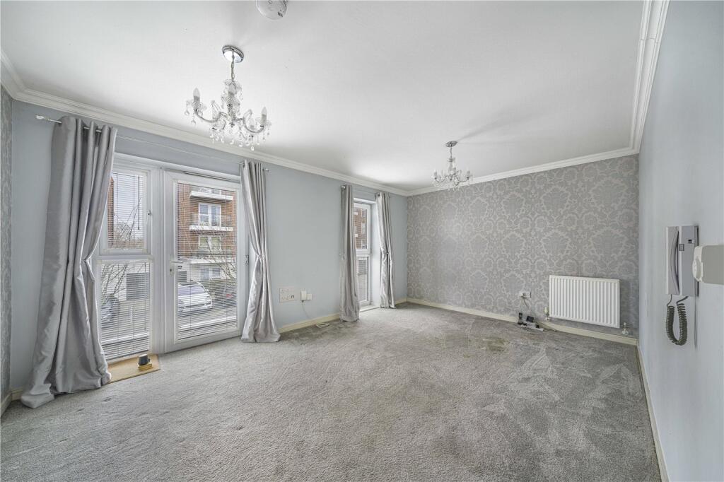 Alcock Crescent, Crayford, Kent, DA1 photo 2