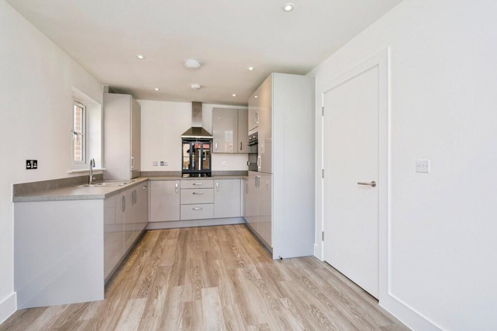 Park Road, Hellingly, East Sussex, BN27 photo 2