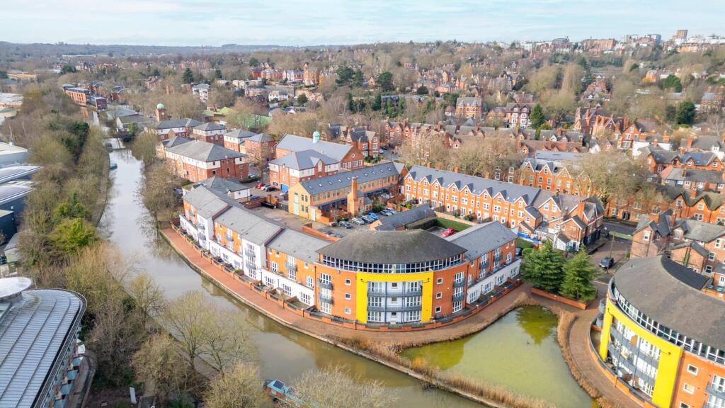 3-bed flat on Park Wharf, Nottingham, £295,000