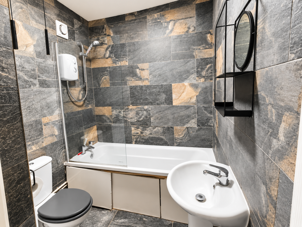 Apartment in Dudley, West Midlands - More