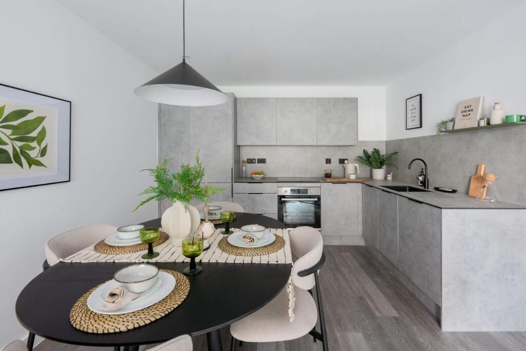 289 Ordsall Lane photo 2