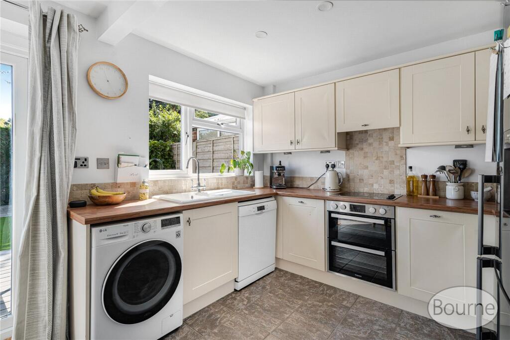 House in Guildford, Worplesdon - View 4