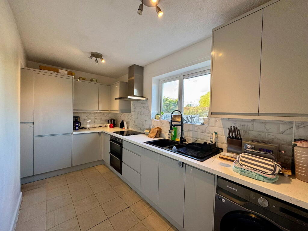 Minden Road, Lowestoft, NR32 2NR photo 3