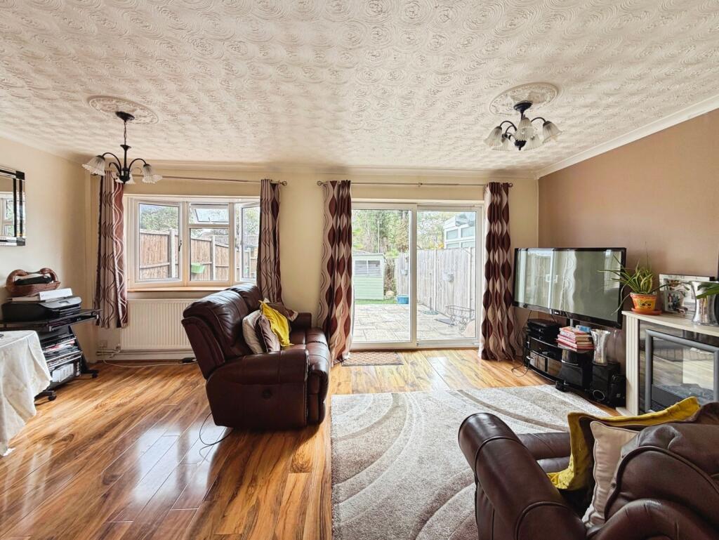 House in Rushmoor, North Town - View 4
