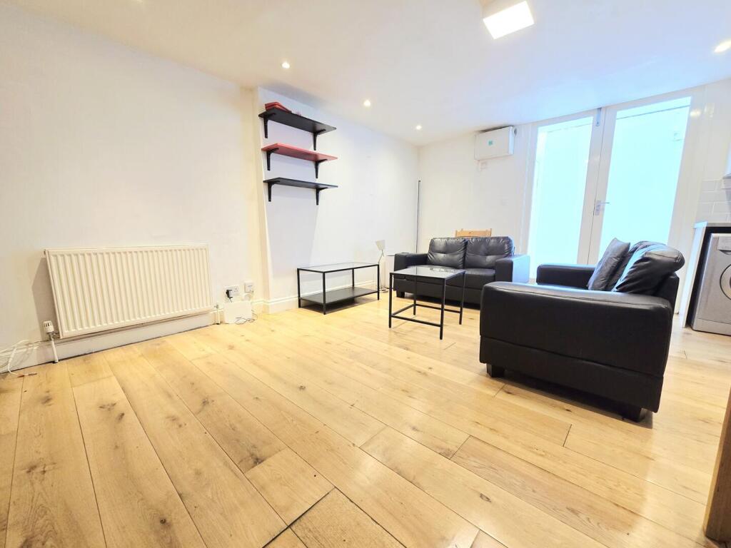 Apartment in London - View 3