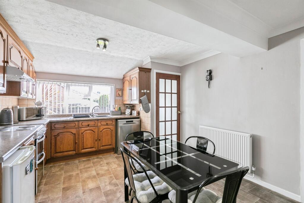 House in Wakefield, Crigglestone - View 5