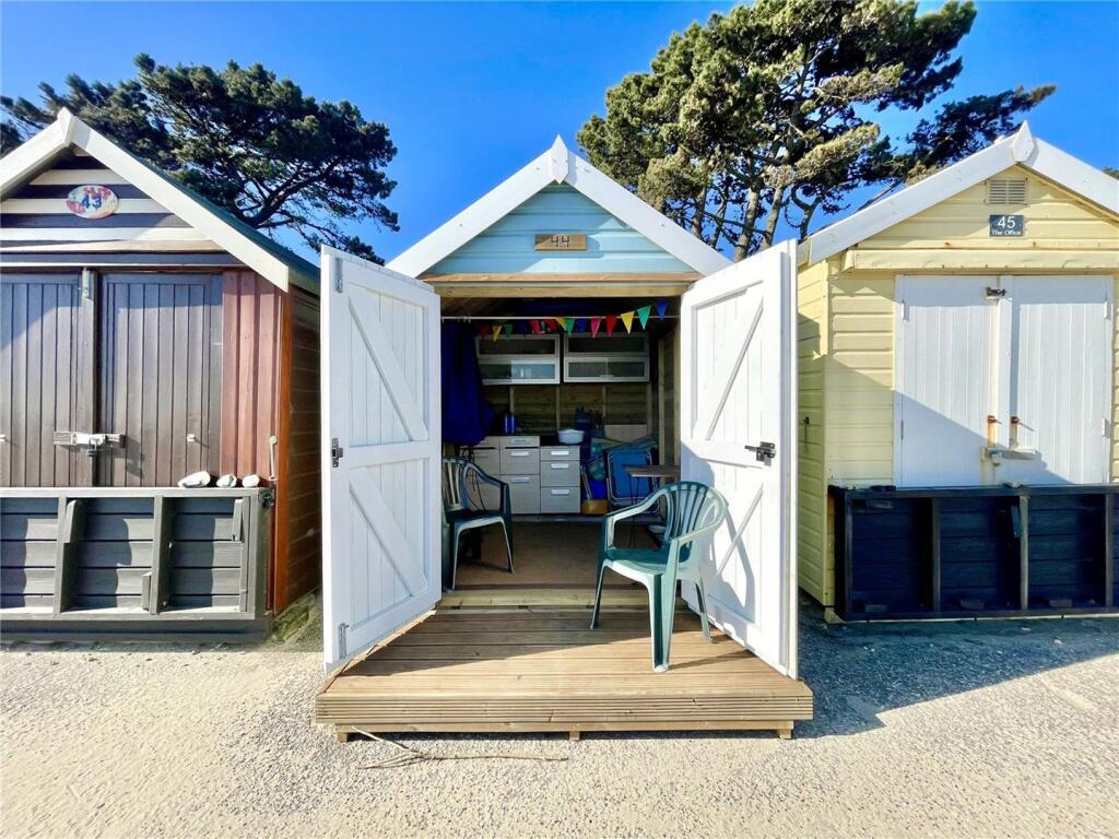 Beach Hut 44, Friars Cliff photo 2