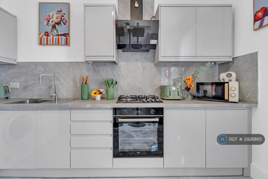 1 bedroom house share for rent