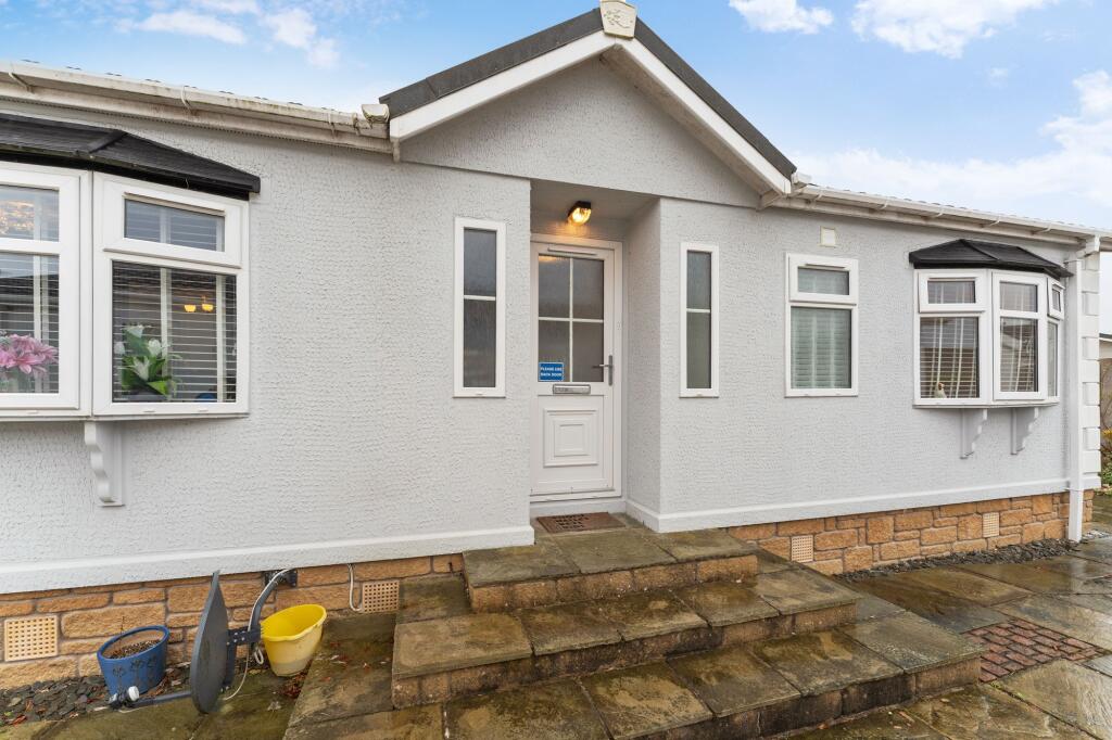 Cherry Wood Crescent, Stepps, G33