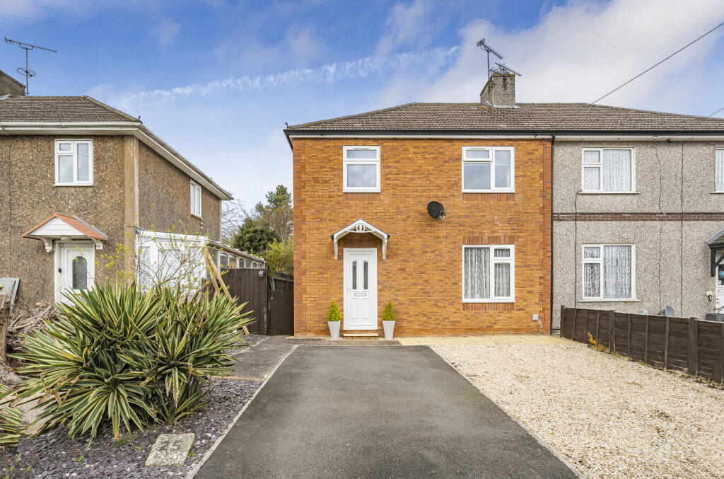 Main image of property: Windmill Piece, Chiseldon, Swindon, SN4