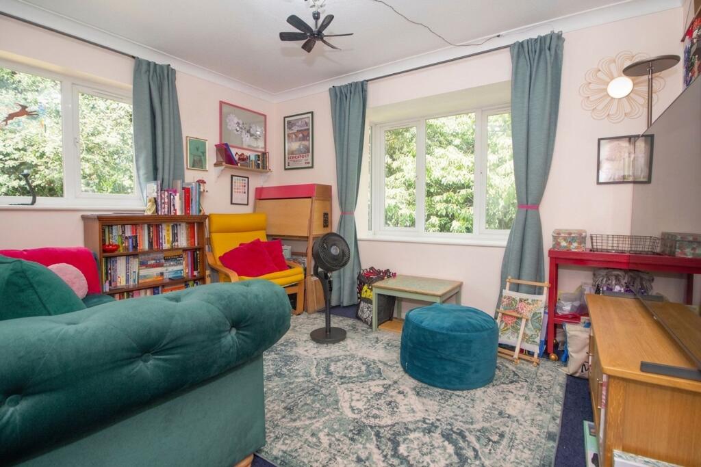 Apartment in Watford - View 4
