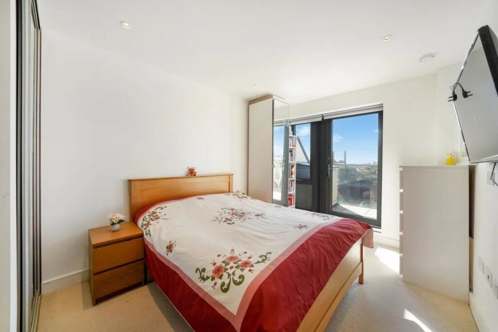 Apartment in London, Harlesden - More