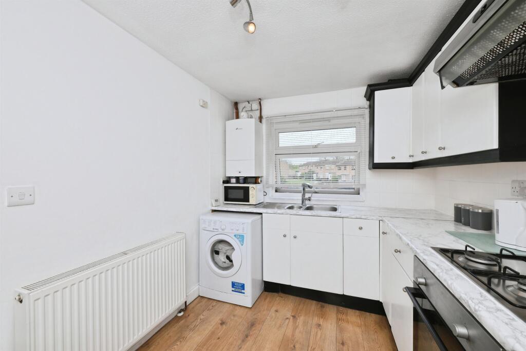 Apartment in Harlow, Essex - View 3
