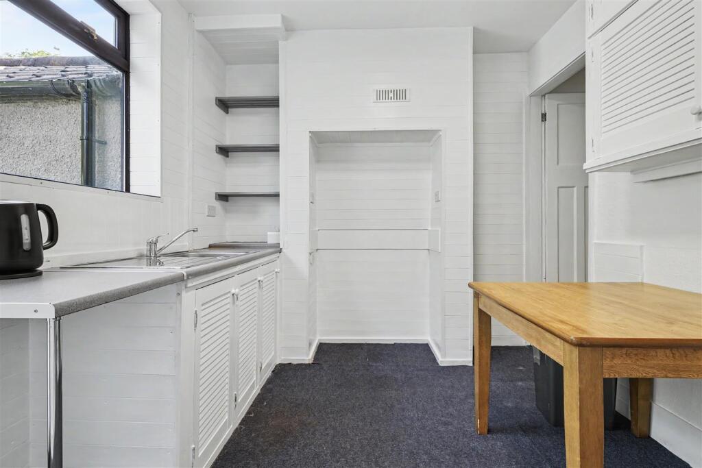 House in Nottingham, Long Eaton - More