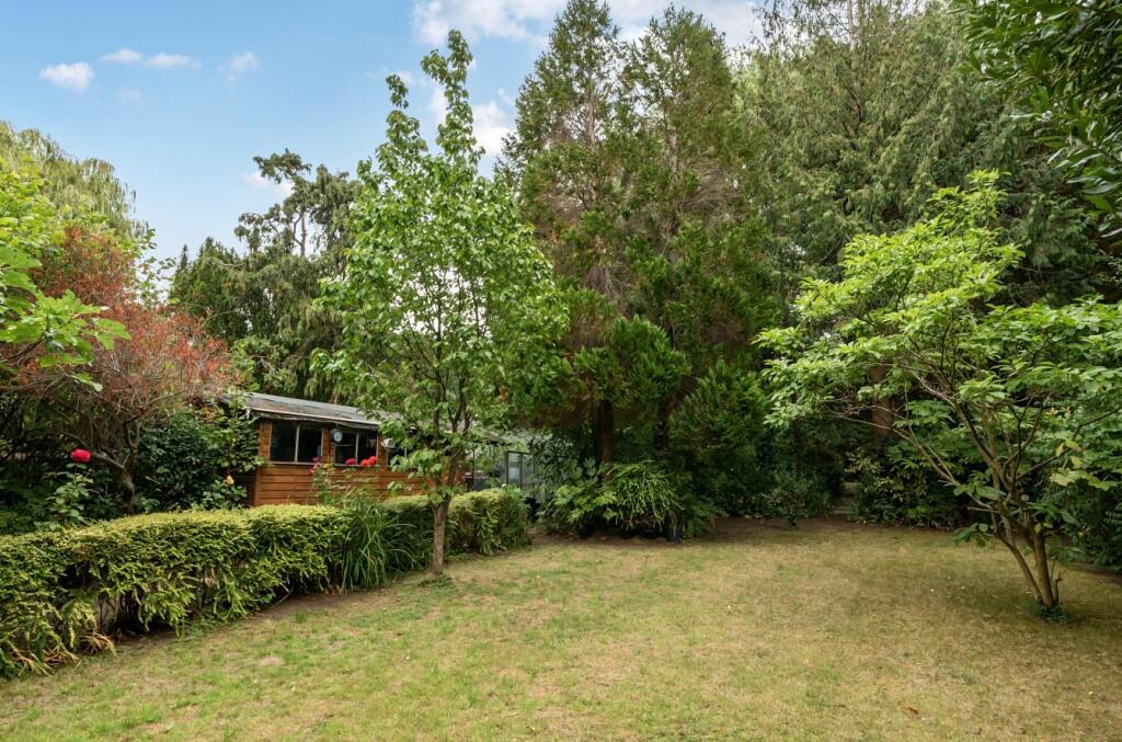 House in London - View 2