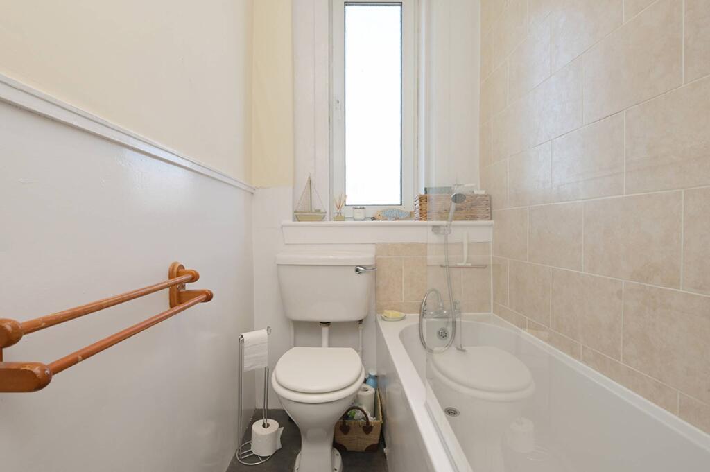Apartment in Edinburgh, Morningside - View 6
