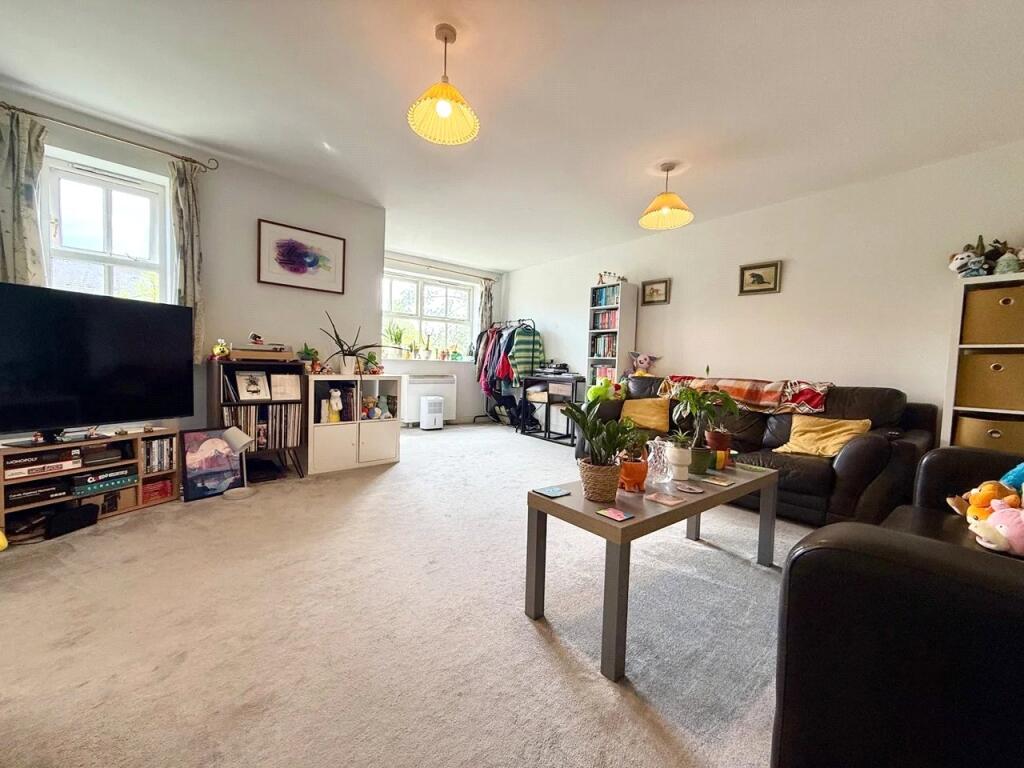Main image of property: Macmillan Way, London, SW17
