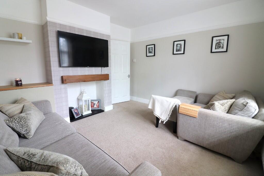 Sharpenhoe Road, Barton Le Clay, Bedfordshire, MK45 4SD photo 2