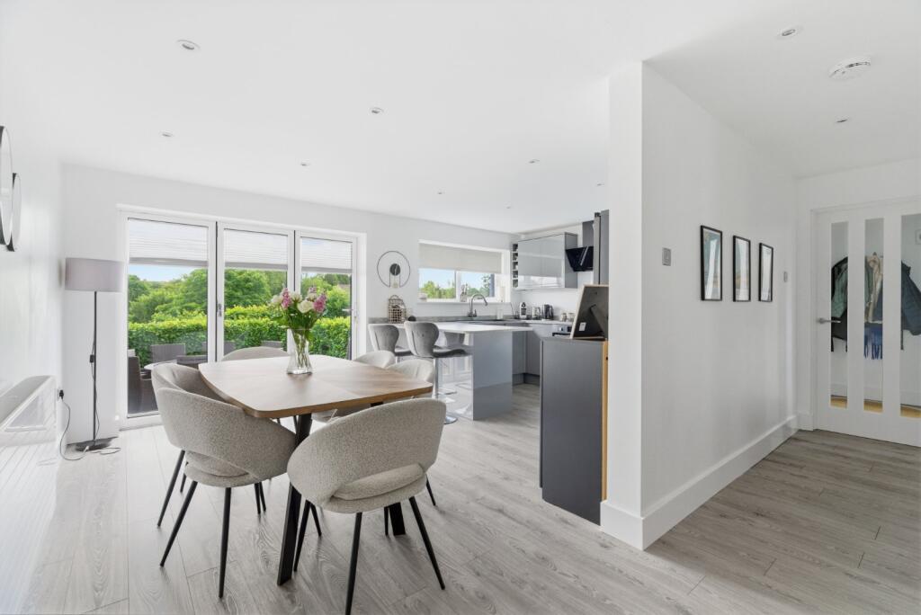Woodfield Close, Stansted, Essex, CM24 photo 3