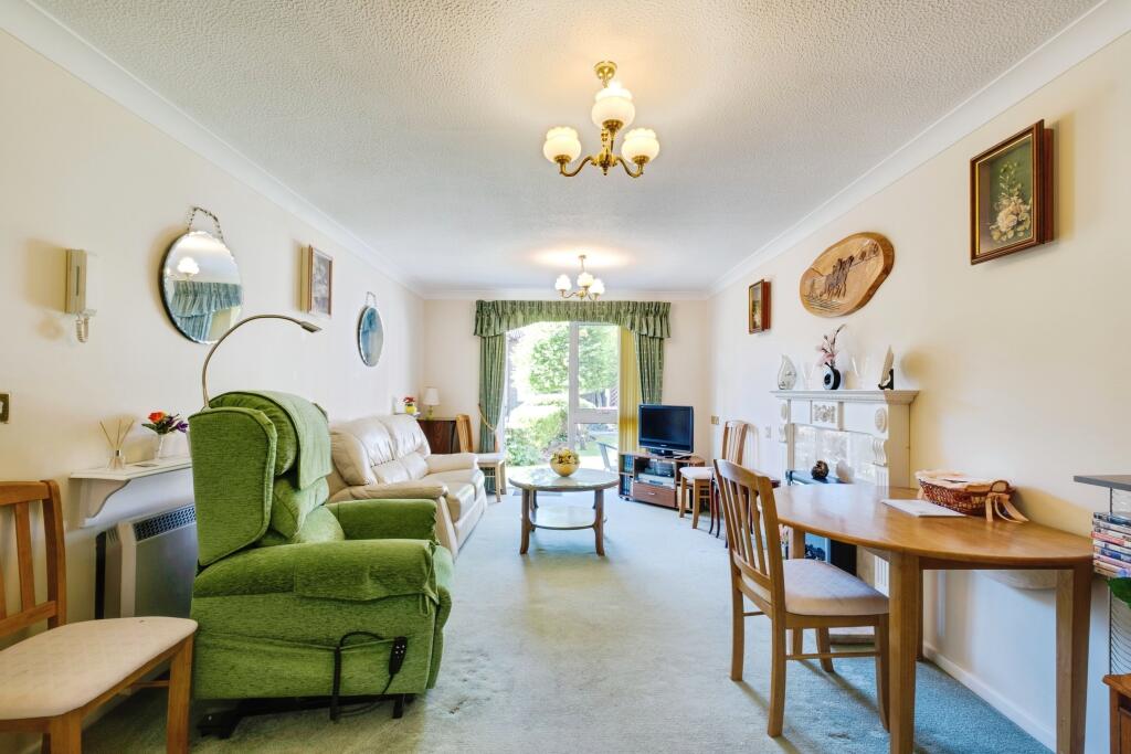 St Marys Mews, Ferndown photo 3