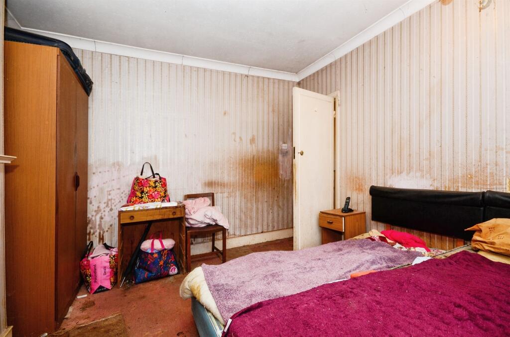 House in London, London Borough of Harrow - View 4