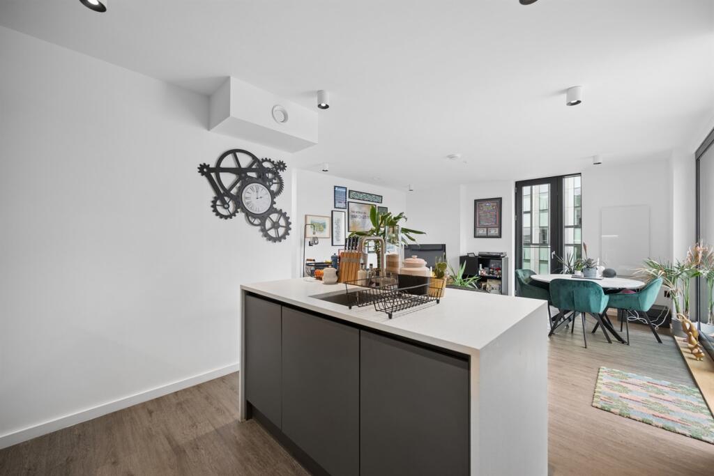 Apartment in Manchester - More