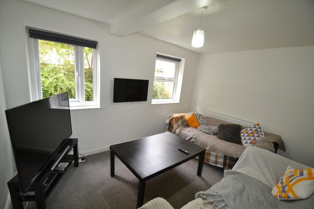 1 bedroom house share for rent