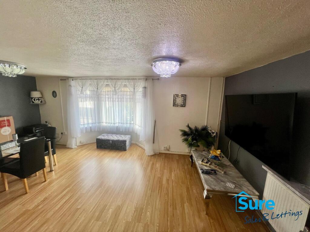 Apartment in Gloucester - View 4
