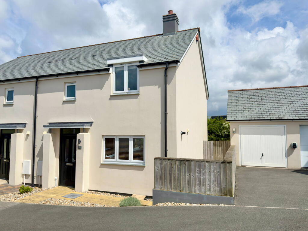 3-bed semi-detached on Padstow, PL28, £425,000