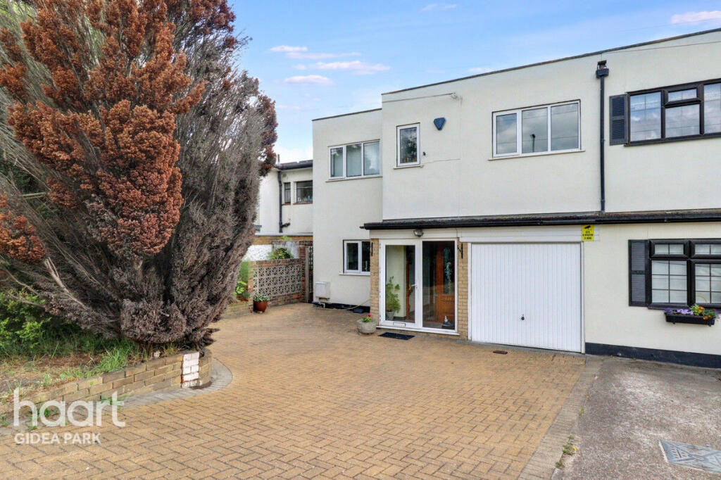 Main image of property: Eastern Avenue East, Romford, RM2 5RA