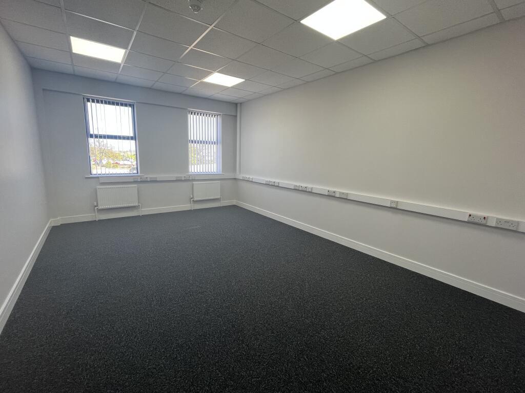 250 sqft office