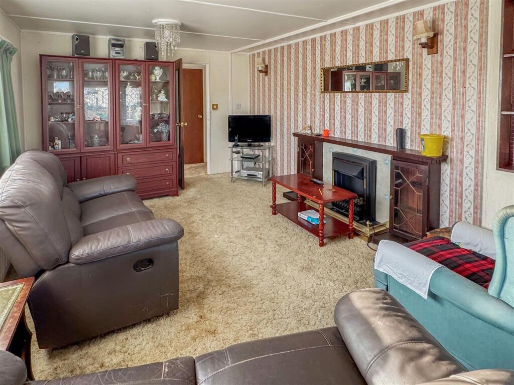 Thornlea Court, Littlehampton photo 3