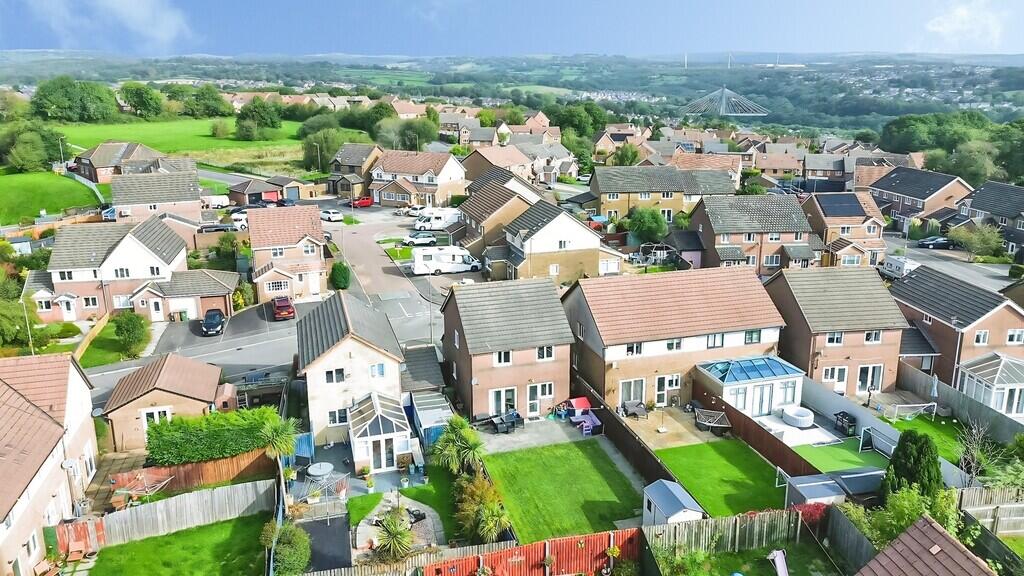 House in Newport - View 2