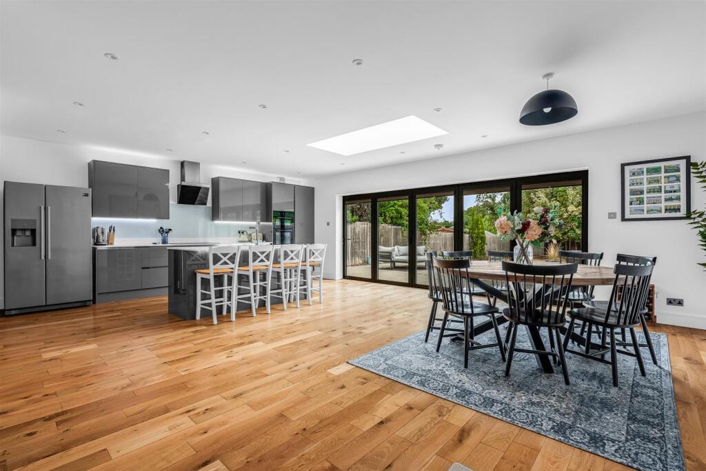 House in Knebworth - View 2