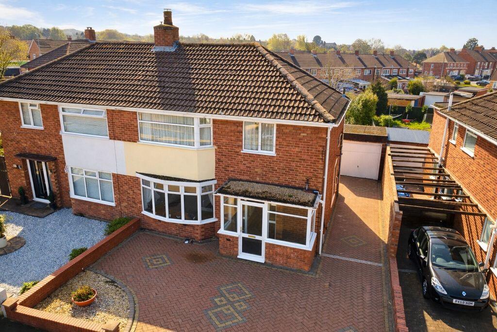 Main image of property: Anchor Close, Tamworth